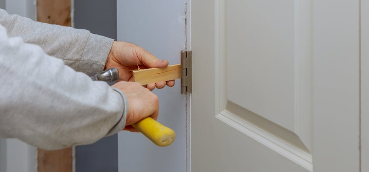 fiberglass entry door repair in Meadow Woods